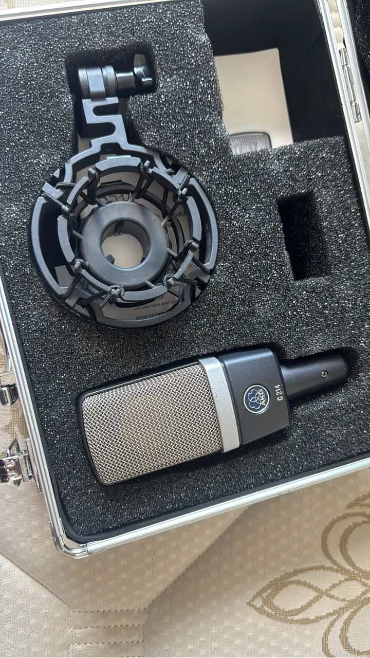 Microfone AKG C214