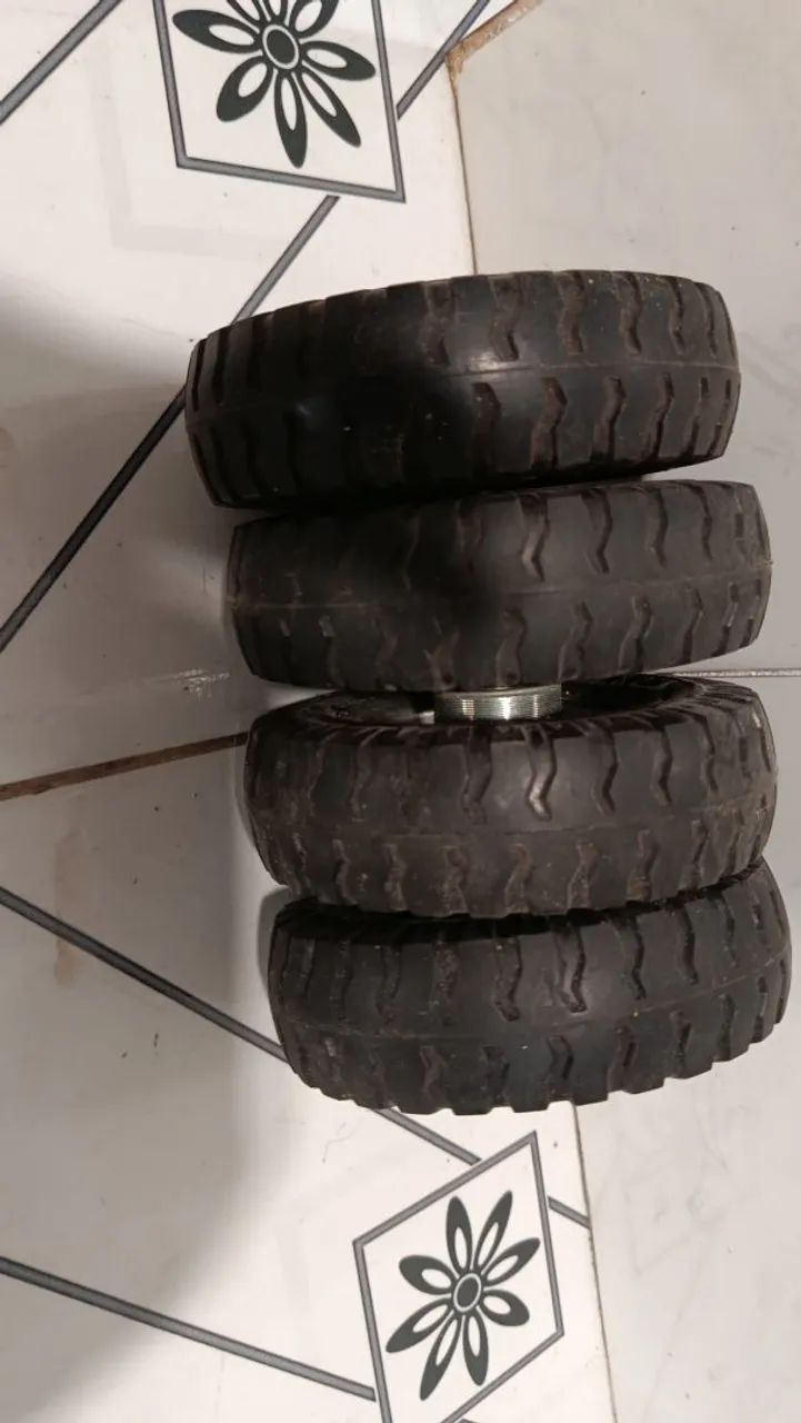  Quatro Pneus com rolamento  320 rs - Foto 2