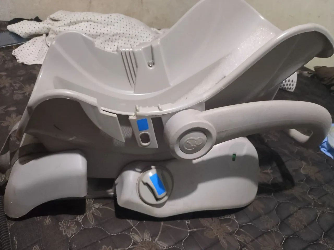 Bebe conforto com suporte pra carro 