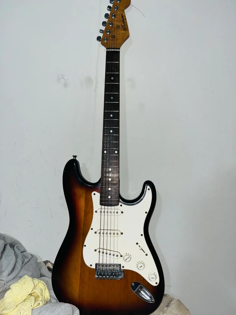 Guitarra stratocaster semi nova