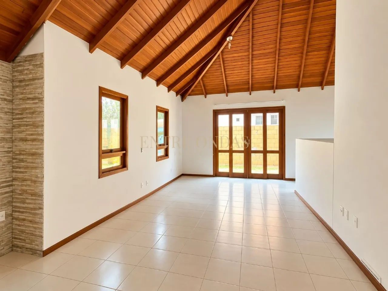 Casa com 2 quartos no bairro Rio Tavares, Florianópolis. - Foto 2