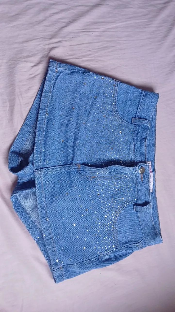 Roupas semi novas 