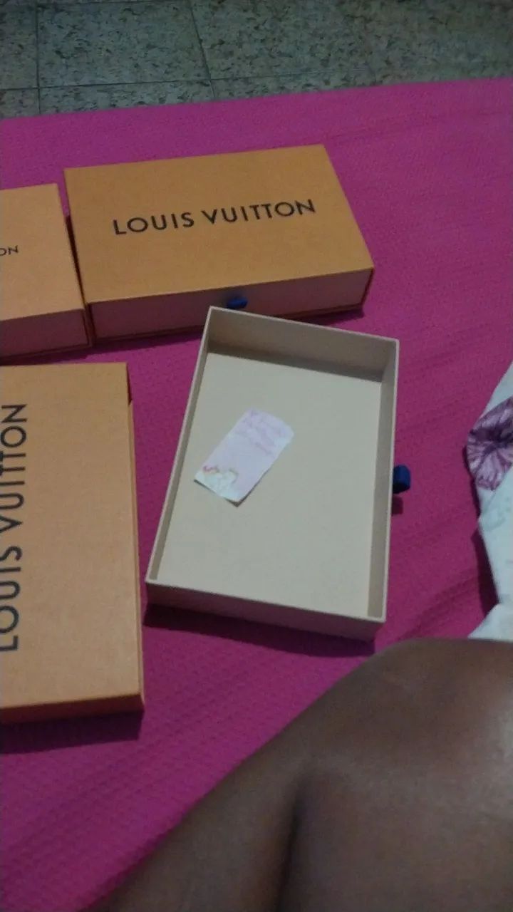 Caixas vazia luiz viutton  - Foto 3