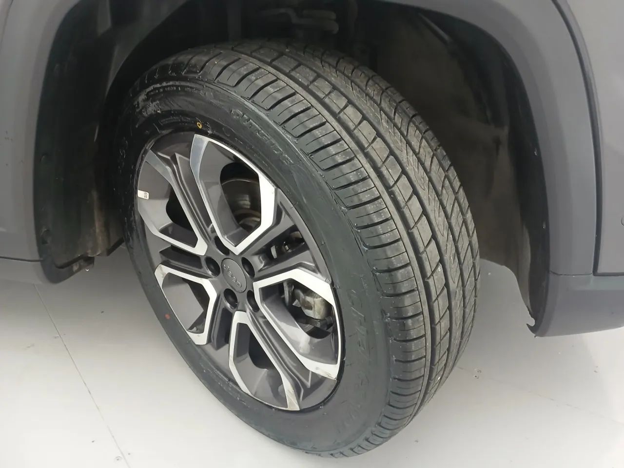 Jeep Commander Limited T270 1.3 TB Flex Aut., foto 13 de 18