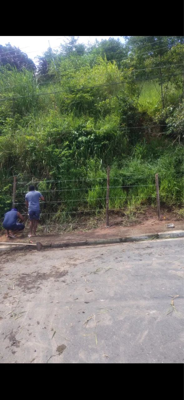 Vende-se esse  terreno