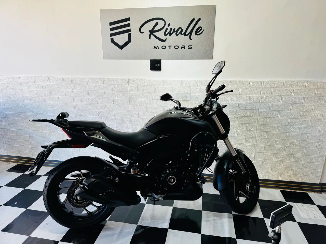 BAJAJ DOMINAR 400 