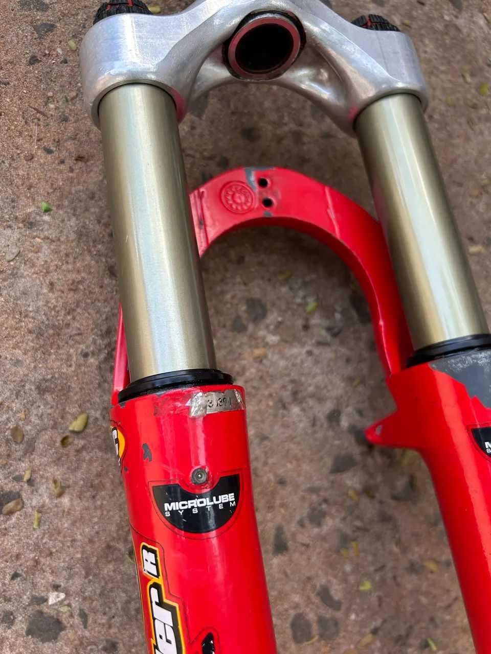 Suspensao manitou answer spyder 26" - Foto 3