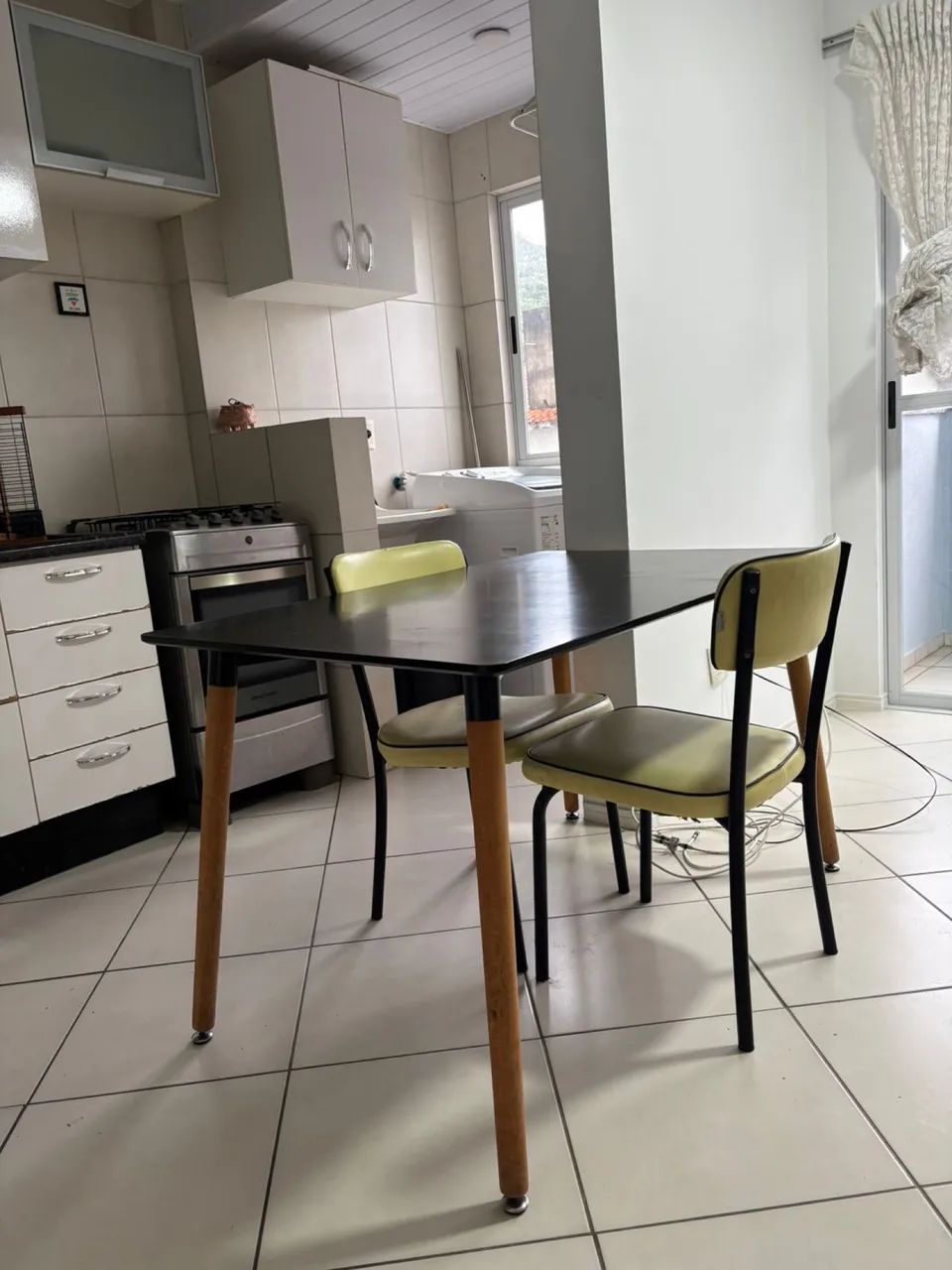 Par de cadeiras estilo moderno - amarelo com preto  - Foto 3