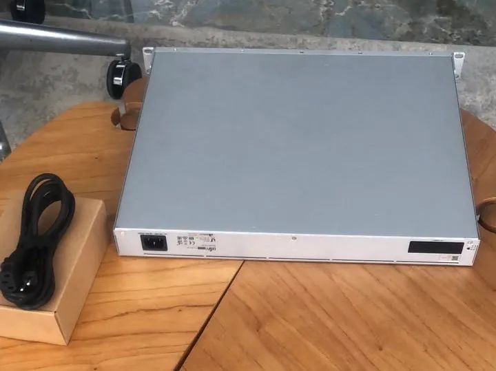 Switch Unifi USW Pro 48 POE ++ - Foto 2