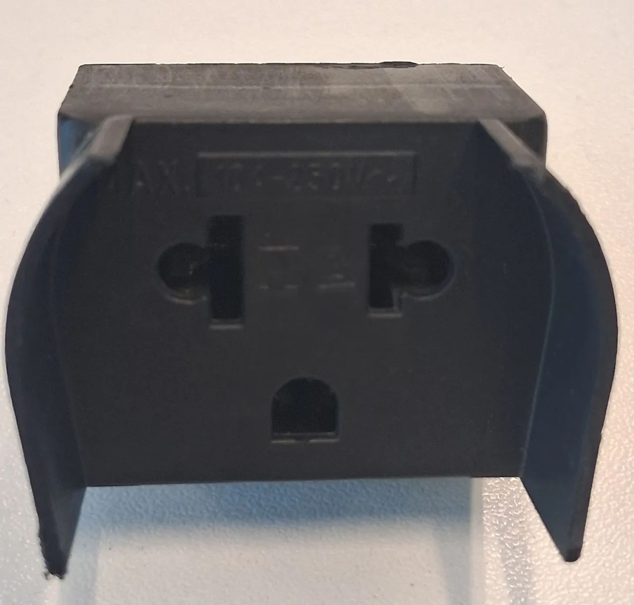 Adaptador Tomada Tripolar 10A 250V