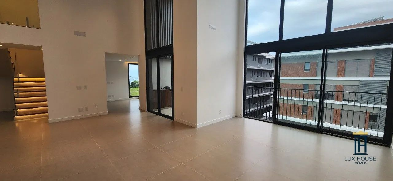 Duplex de Alto Padrão em Jurerê