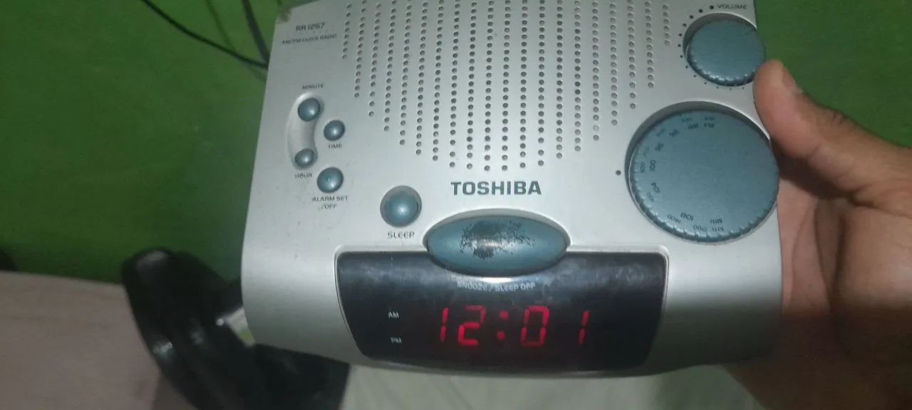 2 Rádios relogio Toshiba / RCA 1