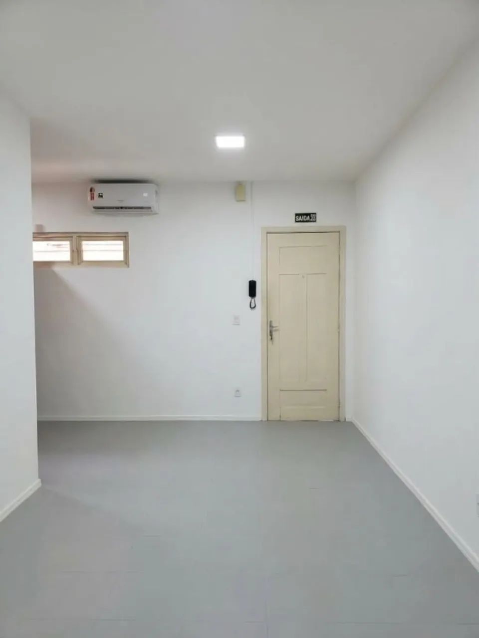 Sala comercial no Reduto, próx. Bijou e Boulevard 