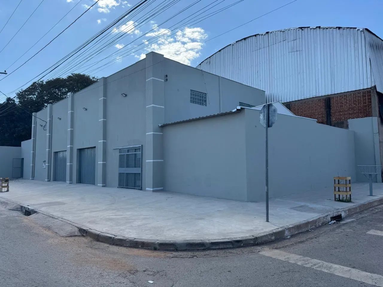 GALPÃO COMERCIAL RECÉM REFORMADO | R$ 950.000 (CRESCI 9933/MT) - Foto 2