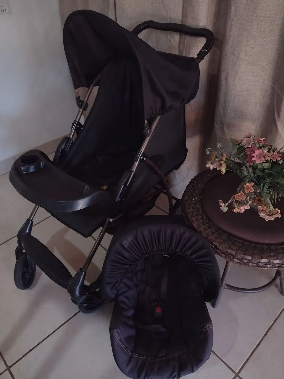 Carrinho+ bebê conforto 