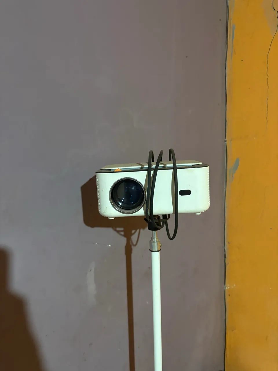 Projetor  até 100 polegadas  - Foto 2
