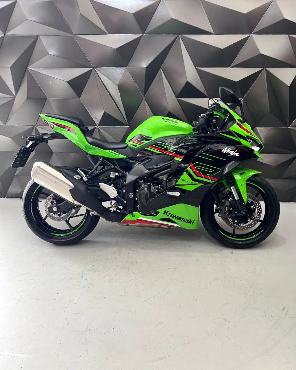 Kawasaki Zx-4r 2024 - 1480311880 | OLX