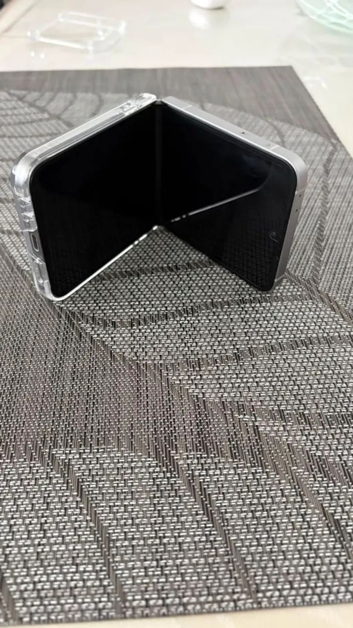 Samsung Galaxy Z Flip 6 - Foto 5