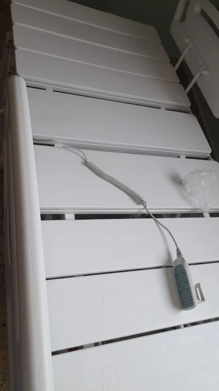 Cama hospitalar motorizada semi-nova 