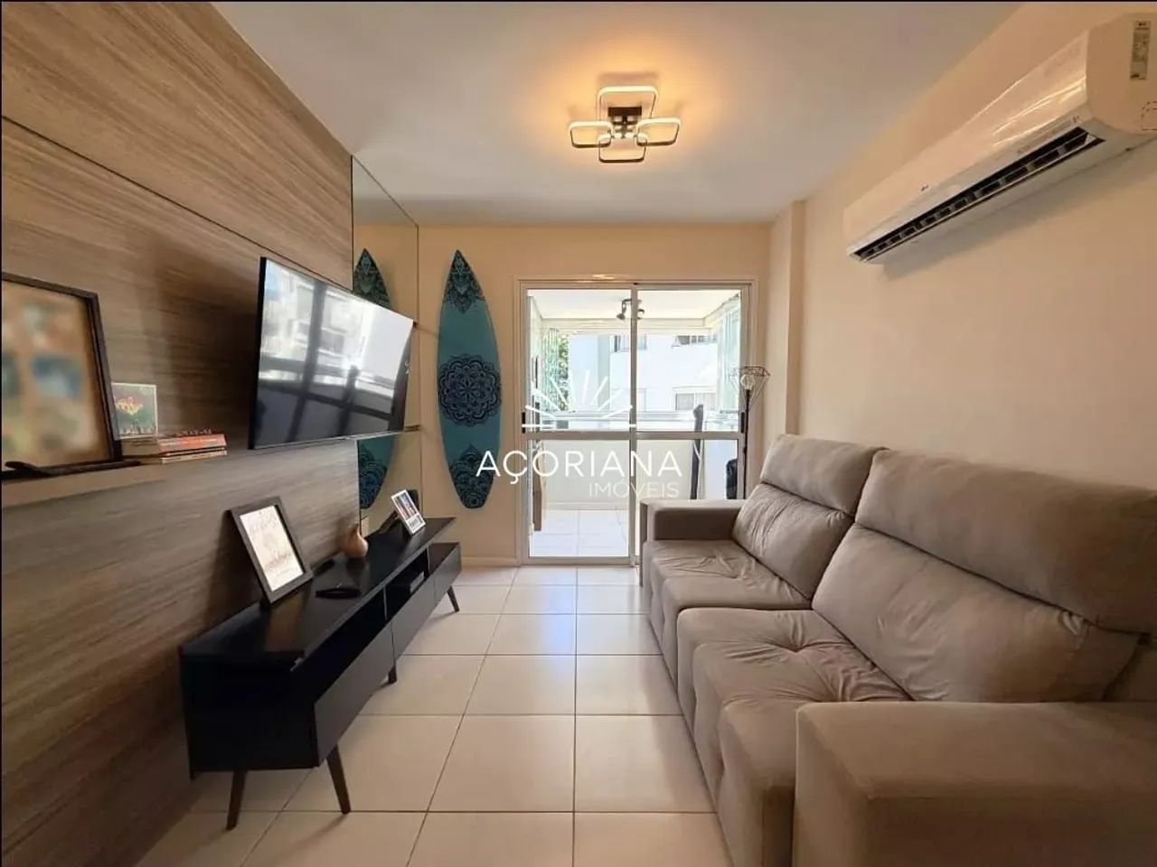 Apartamento à Venda no Itacorubi: 2 Quartos, Suíte, Sacada e Vaga