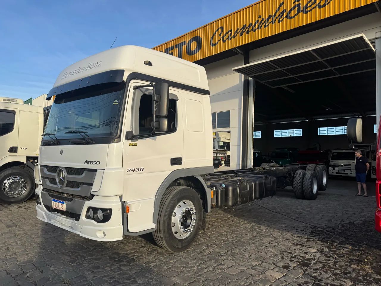 Atego 2430 completo  - Foto 4