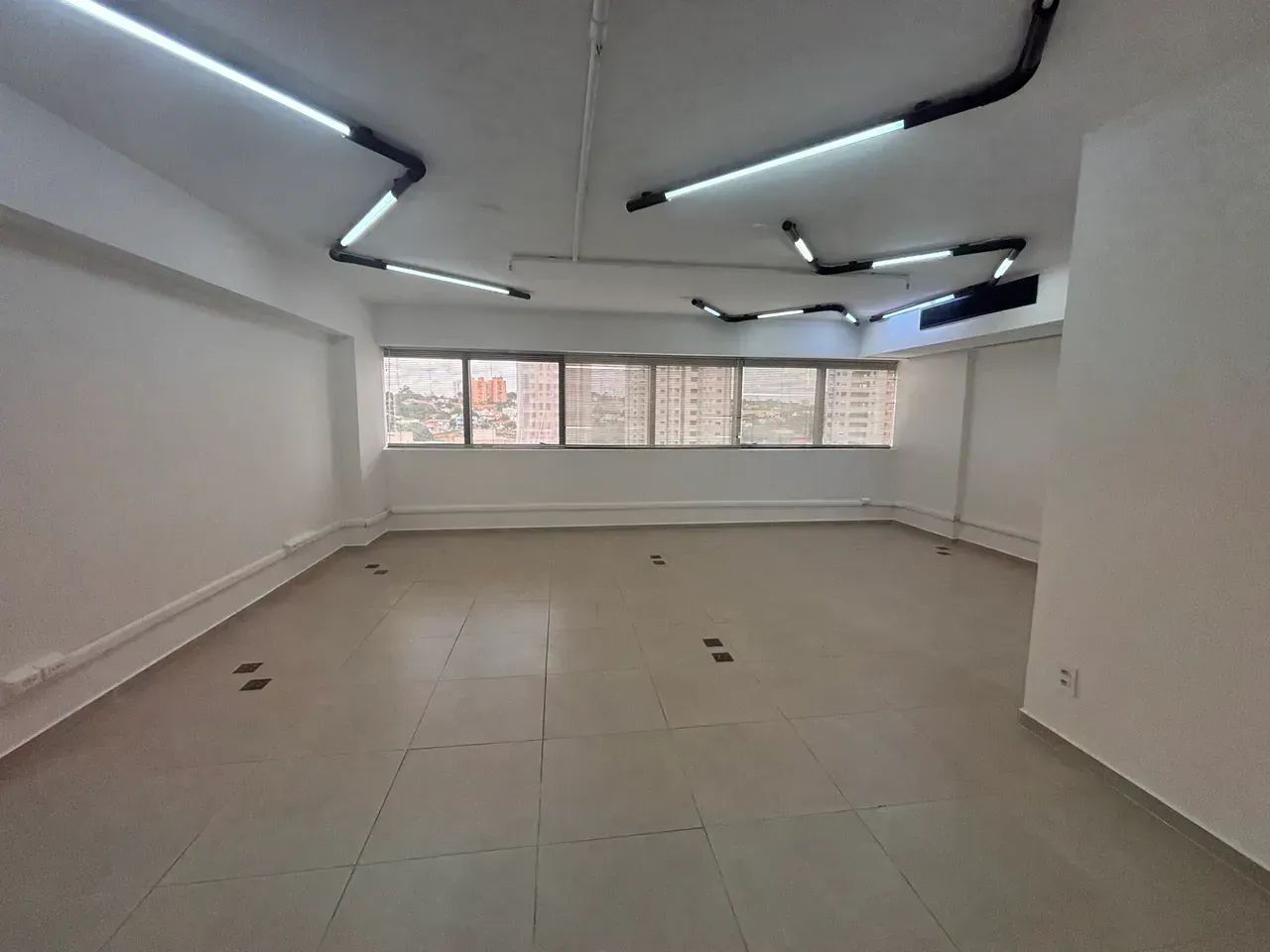 Norte Sul Linda Sala Comercial com 44m2 em Cambuí Campinas - Foto 4