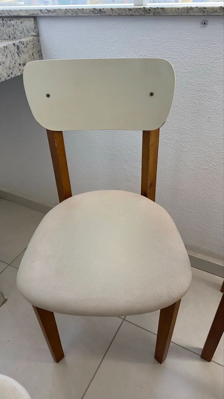 Mesa com seis cadeiras  - Foto 2
