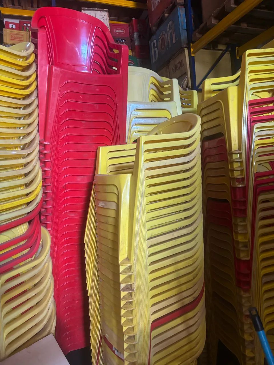 Cadeiras plásticas para bares e restaurantes  - Foto 2