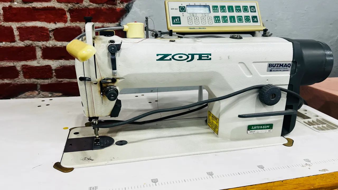 Máquina costura Industrial Eletrônica Reta Zoje  - Foto 2