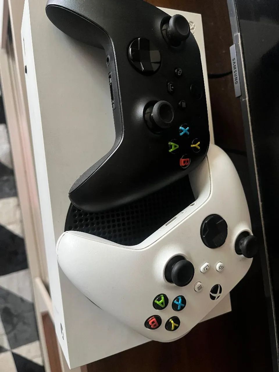 Xbox séries com 3 controles - Foto 2