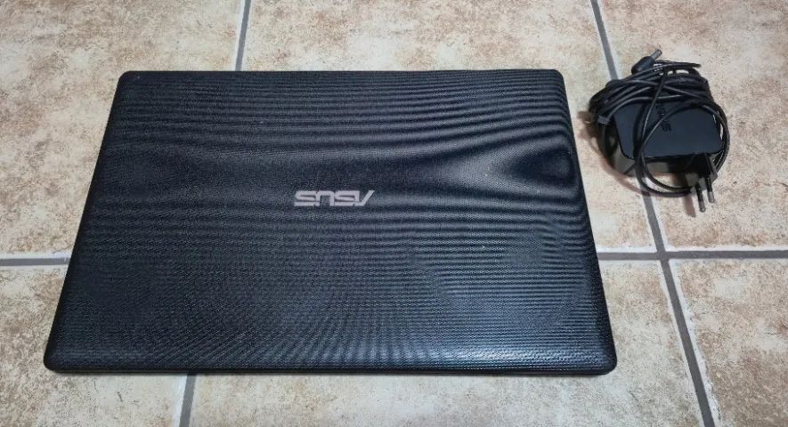 Notebook Asus X552E (AMD E1 / 4GB RAM; Sem bateria) + Kit Teclado e Mouse Logitech