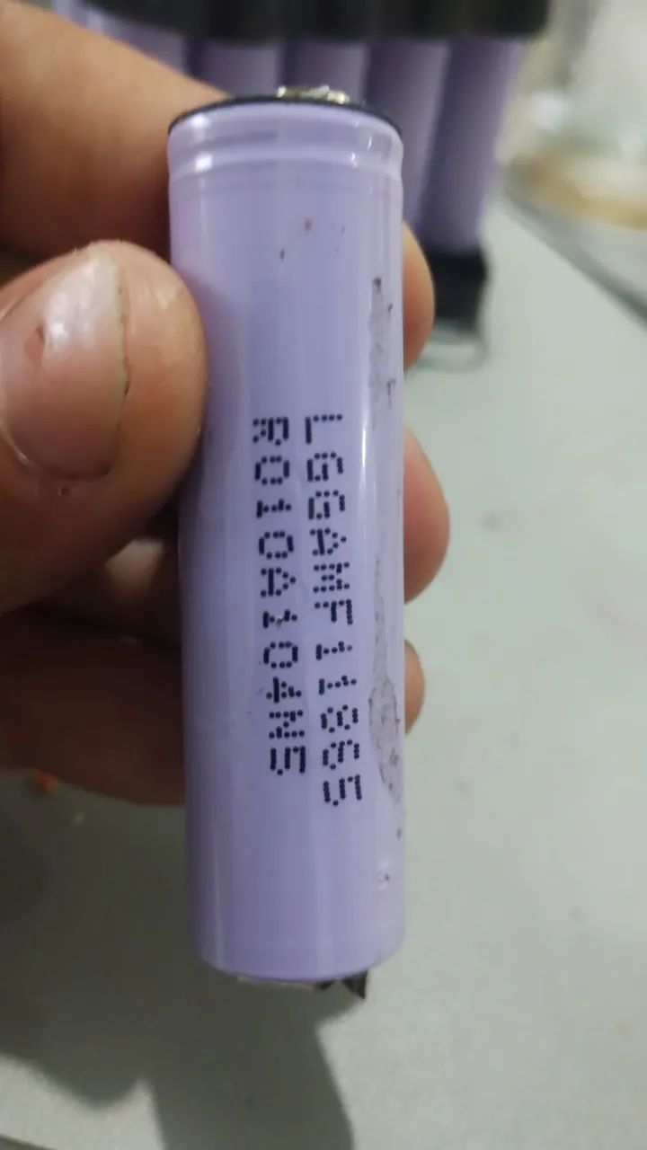 Bateria de lítio LG 18650 2150mah descarga máxima 10amh