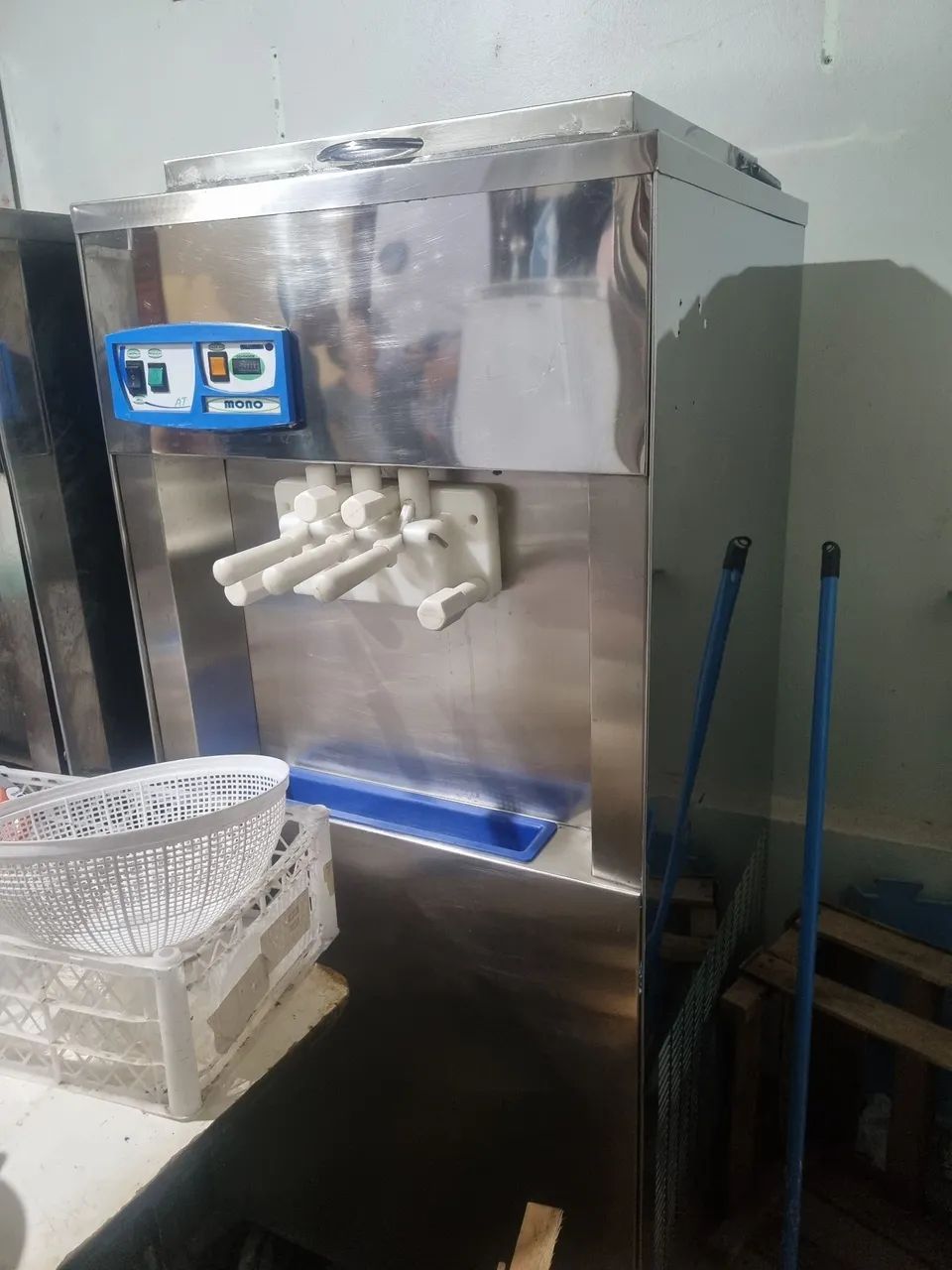 Máquina de sorvete funciona 100% Italianinha. - Foto 2