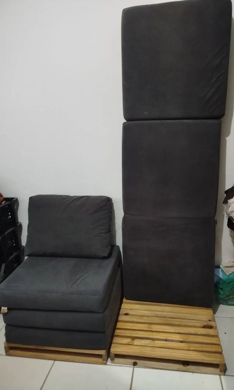 Conjunto 2 Puffs Dobráveis (Vira Colchão) com Base em Pallets (Desapego) - Foto 2