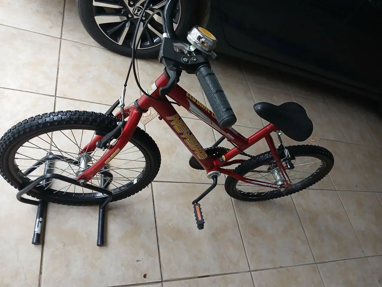 Linda bicicleta aro 20 semi nova - Foto 2