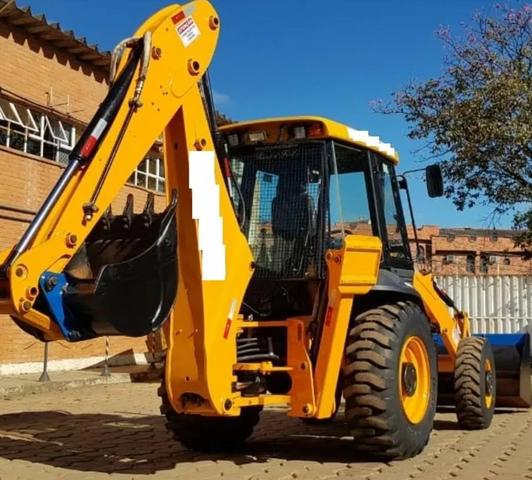 Retroescavadeira JCB 3c 4x4 cabinada