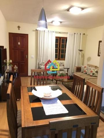 Comary - Ótima casa triplex geminada em condomínio com lazer