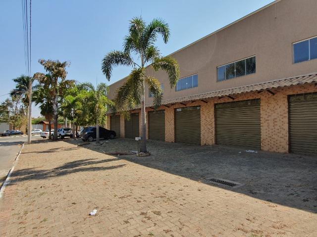 3 Galpões comercias no setor Santa Genoveva