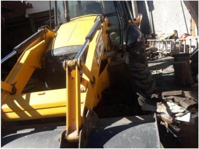 Retroescavadeira JCB