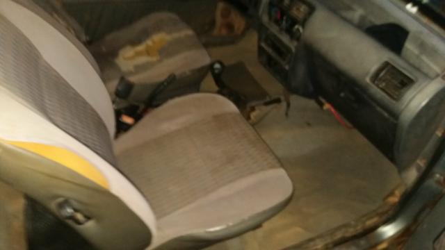 Vendo ou troco carro escort 1.700 em dinheiro.trocas - Foto 3