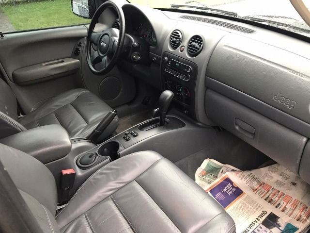 Jeep Cherokee sport v6 2007 - Foto 12