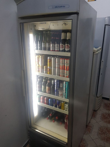 Geladeira metalfrio