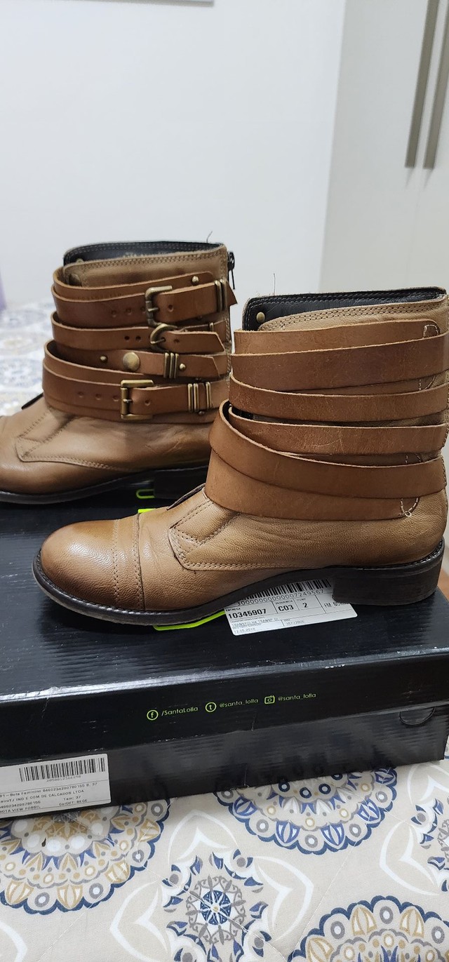 Bota biker couro santa lolla sales fivelas caramelo