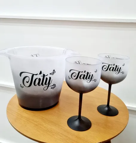 Baldes de gelo e taças de gin personalizadas