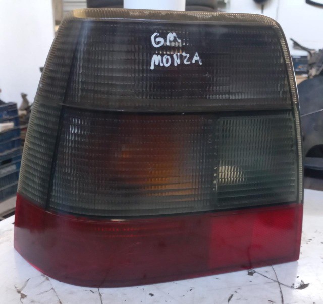 Lanterna traseira L.E Monza Com Avaria (não acompanha circuito)