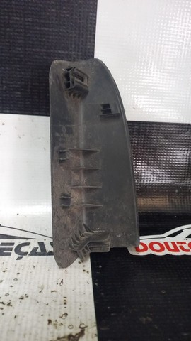 Tampa Fechamento Porta Lado Direito Voyage Vw 5u5867656