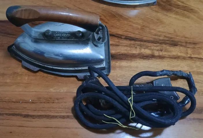 FERROS ELÉTRICOS ANTIGOS