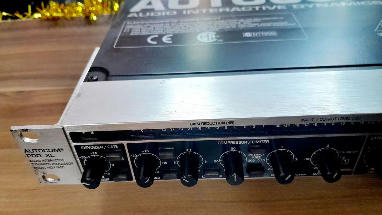 Processador de efeito compressor autocom Behringer Mdx 1600  - Foto 2