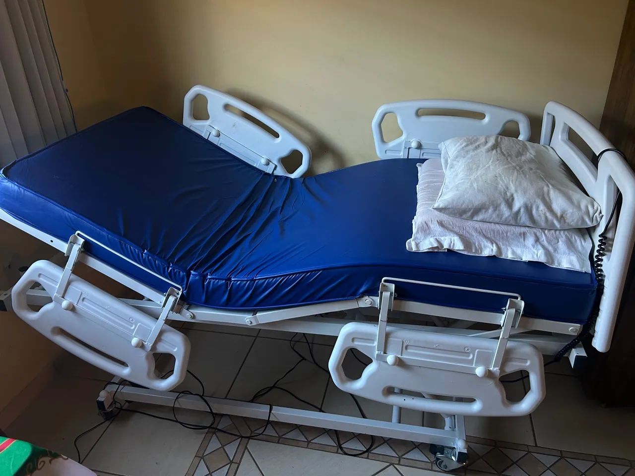 Cama hospitalr Elétrica - Ótimo estado!