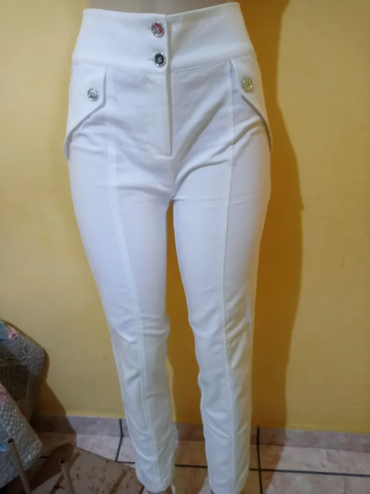 Calça branca feminina